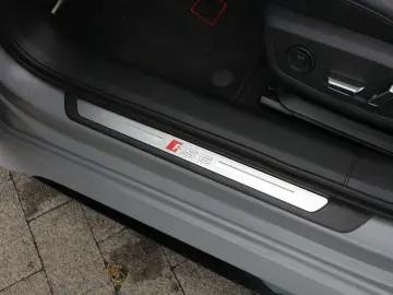 Audi RS 6 Avant 4.0 TFSI quattro MATRIX*AHK*HUD*PANO*