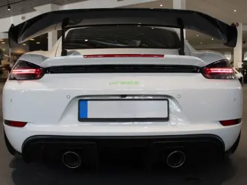 Porsche 718 Cayman GT4 RS