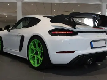 Porsche 718 Cayman GT4 RS