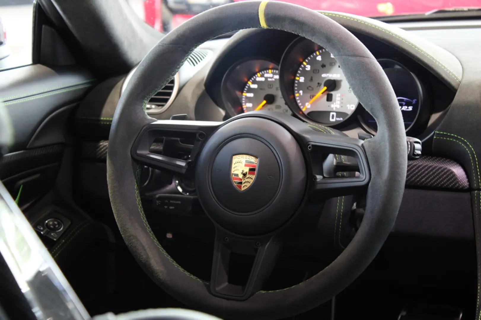 Porsche 718 Cayman GT4 RS