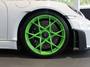 Porsche 718 Cayman GT4 RS