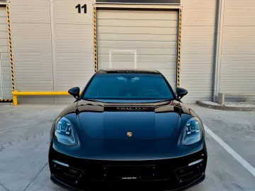 Porsche Panamera 4 E-Hybrid Platinum Edition