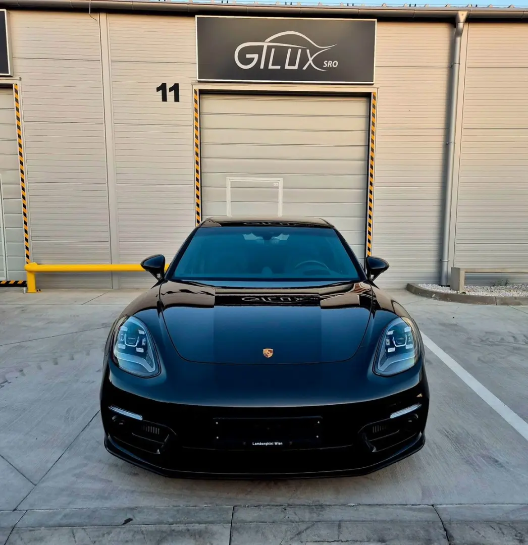 Porsche Panamera 4 E-Hybrid Platinum Edition
