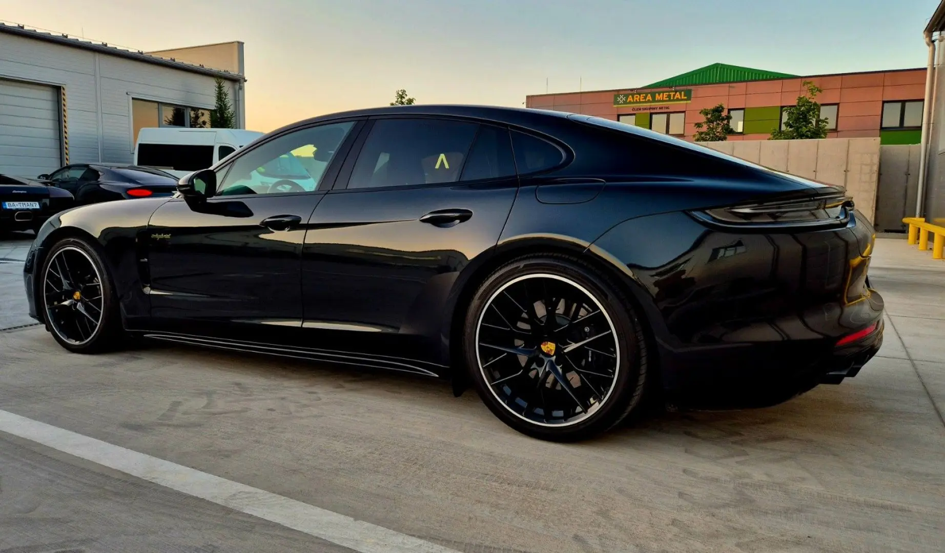 Porsche Panamera 4 E-Hybrid Platinum Edition