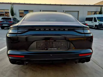 Porsche Panamera 4 E-Hybrid Platinum Edition