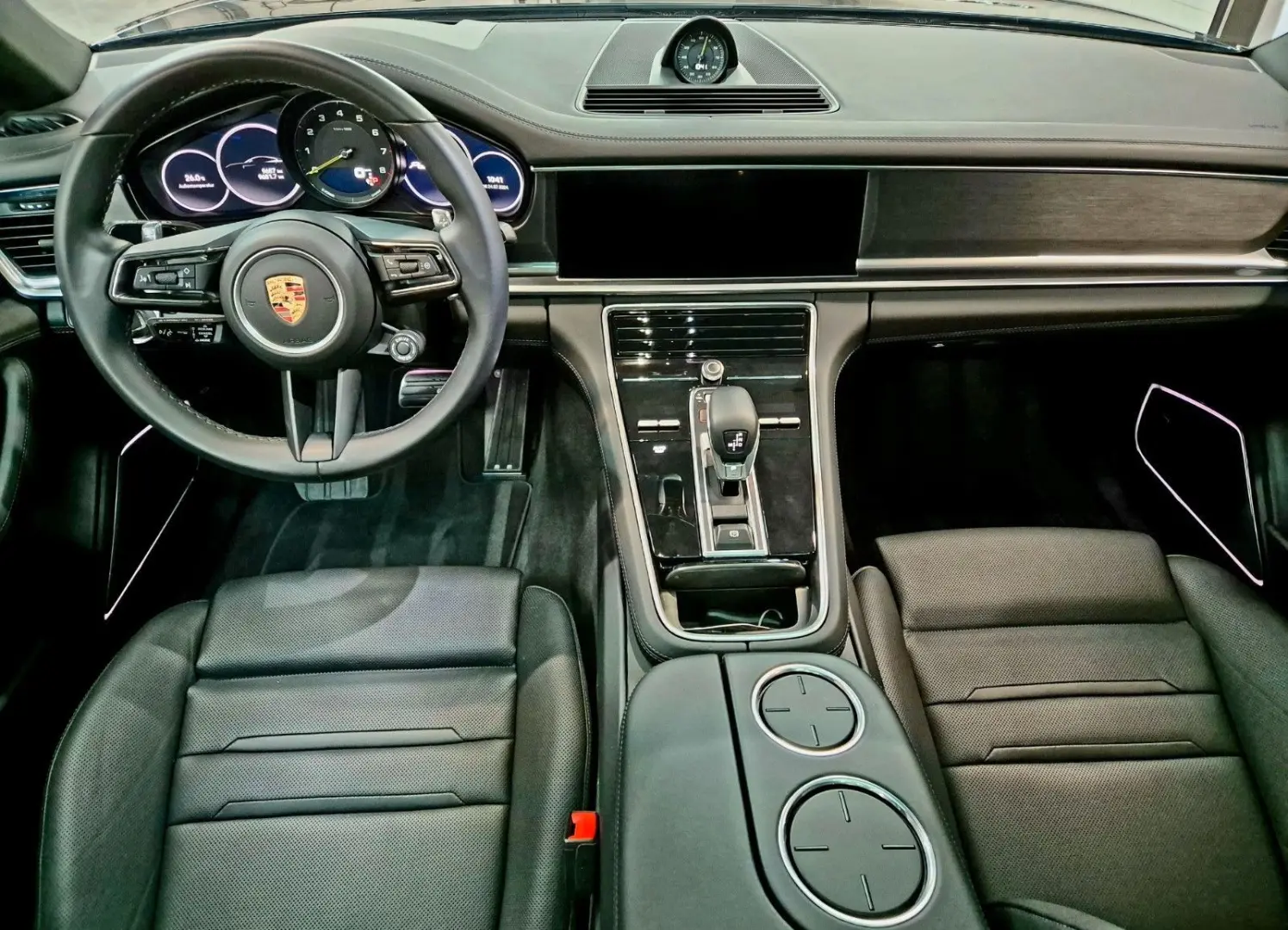 Porsche Panamera 4 E-Hybrid Platinum Edition