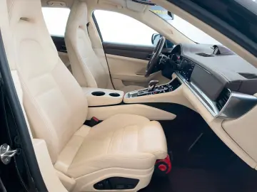 Porsche Panamera Turbo S E-Hybrid Burmester