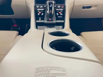 Porsche Panamera Turbo S E-Hybrid Burmester