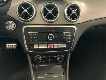 CLA 220 4M AMG-Line+Pano+AHK+Navi+LED+Kamera+PDC