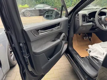 Porsche Cayenne Turbo E-Hybrid Coupe + GT-Paket