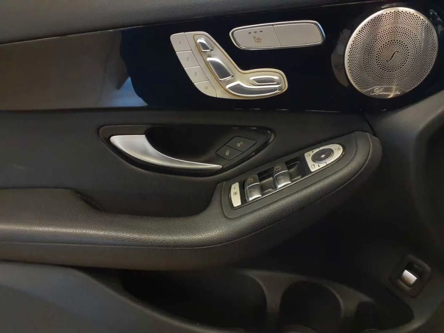 GLC-Coupe 300 de 4M-AHK HuD BusiP Sound