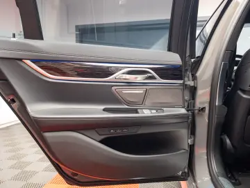BMW 745Le MSport Packet