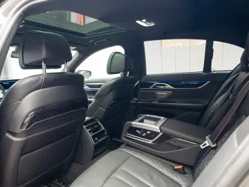 BMW 745Le MSport Packet