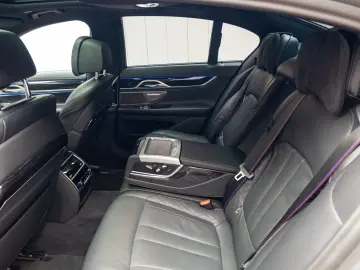 BMW 745Le MSport Packet