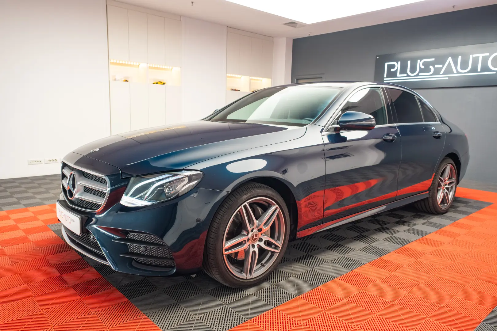 Mercedes Benz E200