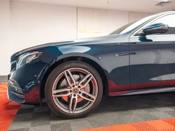 Mercedes Benz E200