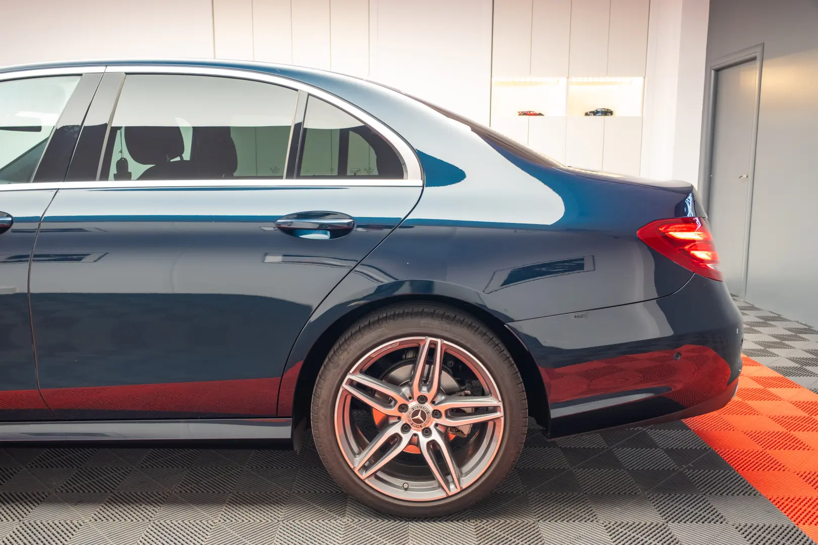 Mercedes Benz E200