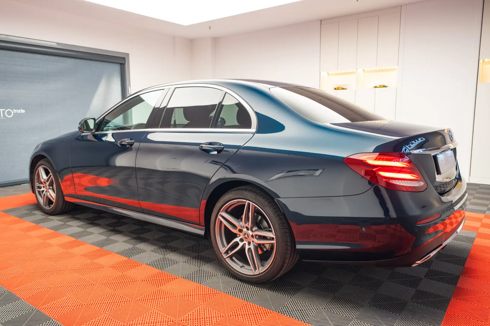 Mercedes Benz E200