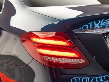 Mercedes Benz E200