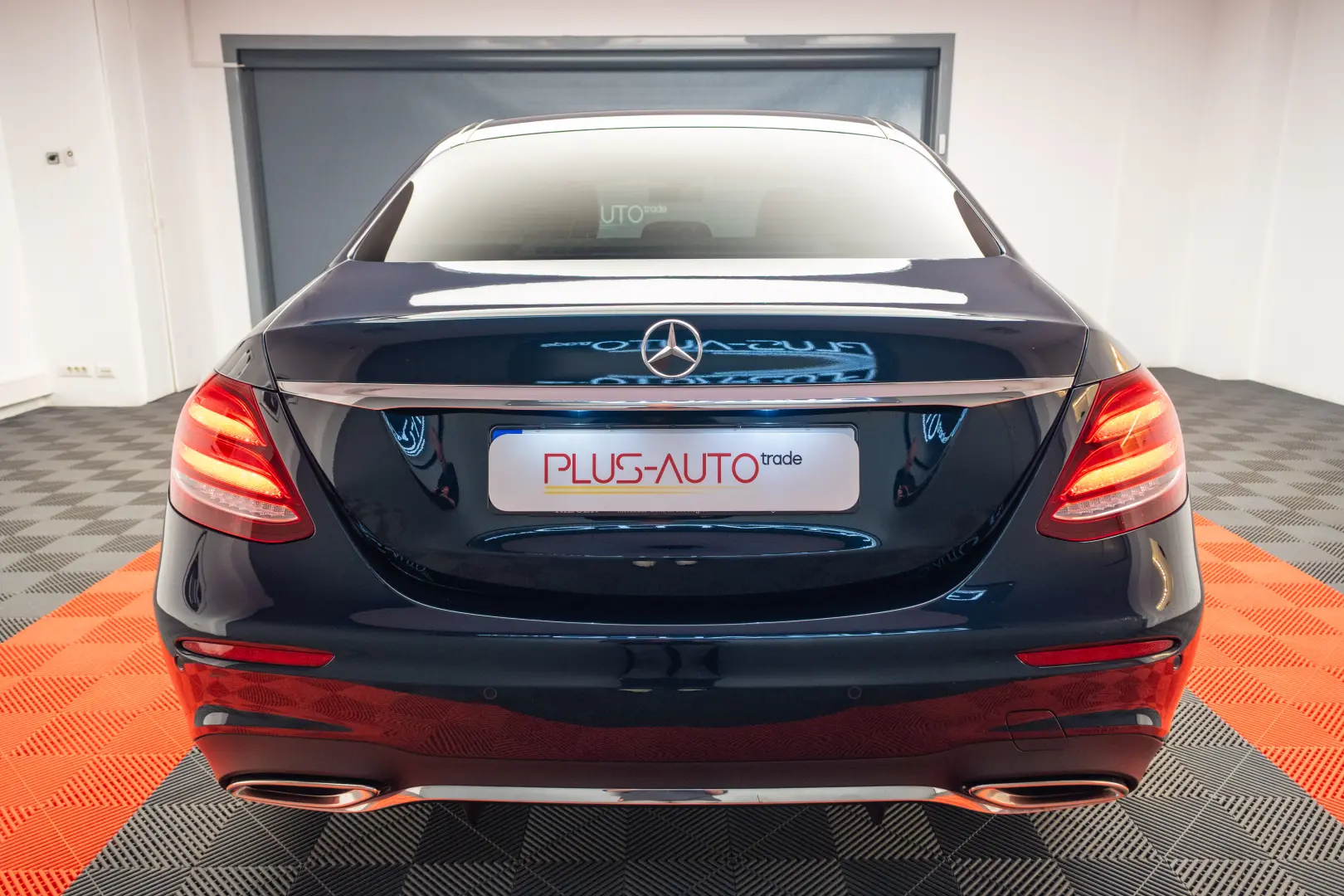 Mercedes Benz E200