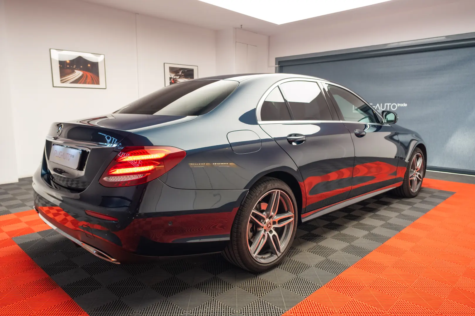 Mercedes Benz E200