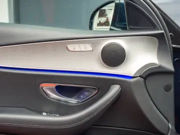 Mercedes Benz E200