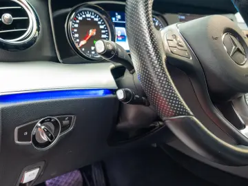Mercedes Benz E200