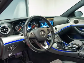 Mercedes Benz E200