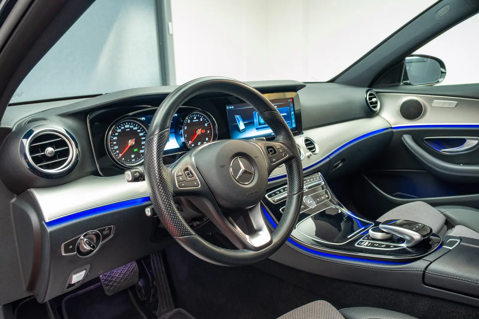 Mercedes Benz E200