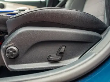 Mercedes Benz E200