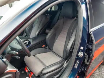 Mercedes Benz E200