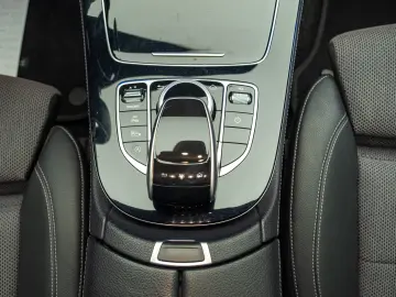 Mercedes Benz E200