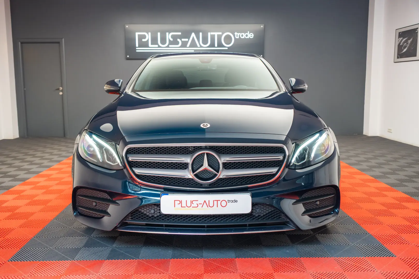 Mercedes Benz E200