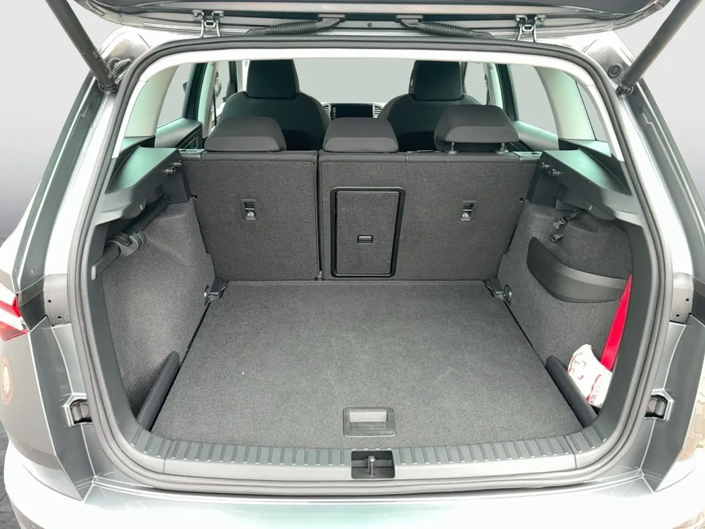 Skoda Karoq 1.5 TSI DSG Selection  LED Navi ACC Kamera