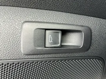 Skoda Karoq 1.5 TSI DSG Selection  LED Navi ACC Kamera