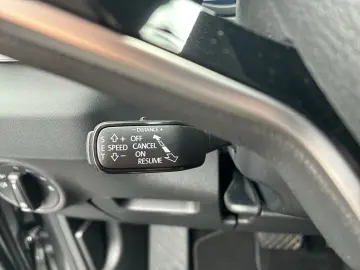 Skoda Karoq 1.5 TSI DSG Selection  LED Navi ACC Kamera