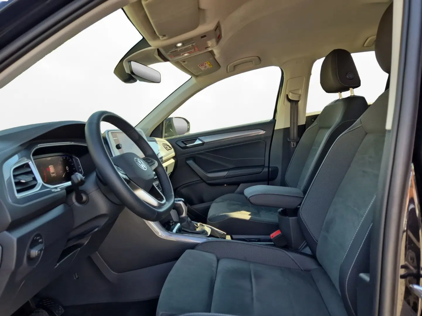 Volkswagen T-Roc 1.5 TSI DSG Navi Klima LED