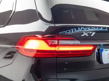 BMW X7 xDrive 40i Pano H&K R21