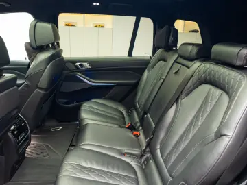 BMW X7 xDrive 40i Pano H&K R21