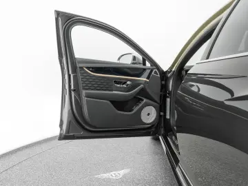 Bentley Flying Spur Mulliner / Duo-Tone