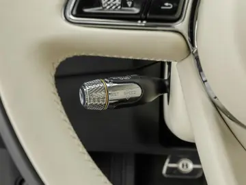 Bentley Flying Spur Mulliner / Duo-Tone