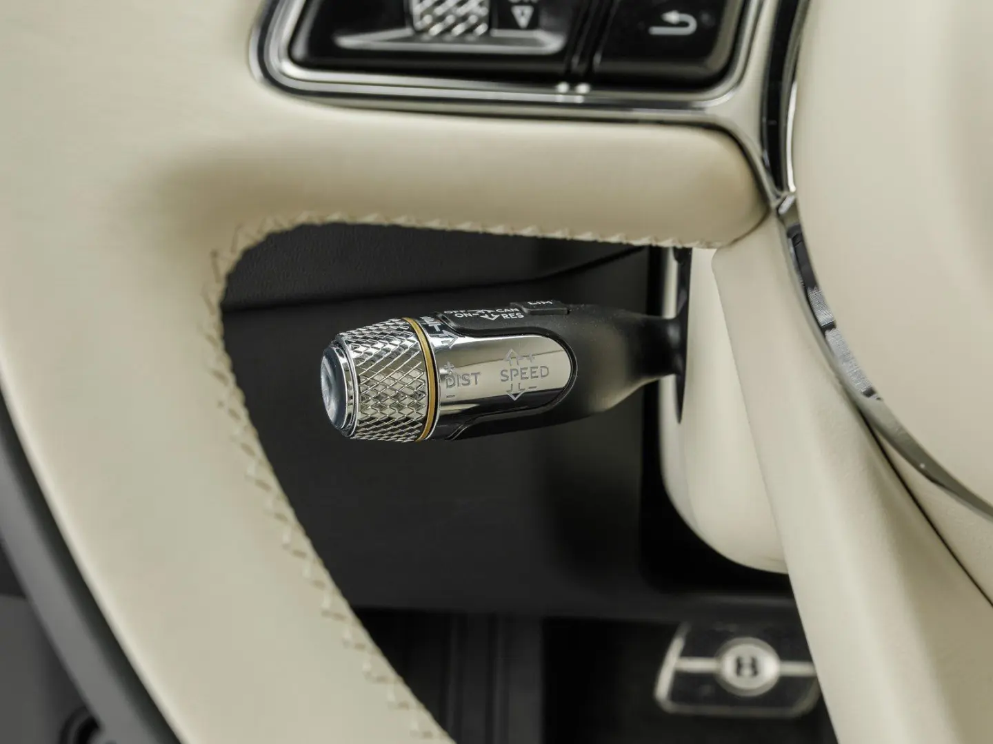Bentley Flying Spur Mulliner / Duo-Tone