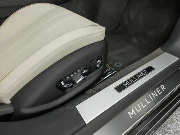 Bentley Flying Spur Mulliner / Duo-Tone