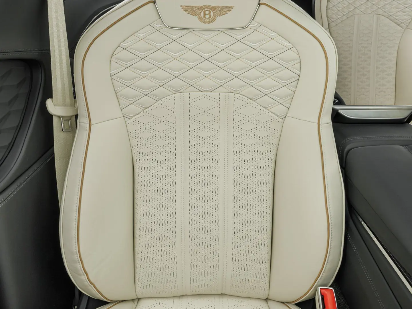 Bentley Flying Spur Mulliner / Duo-Tone