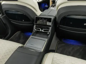Bentley Flying Spur Mulliner / Duo-Tone