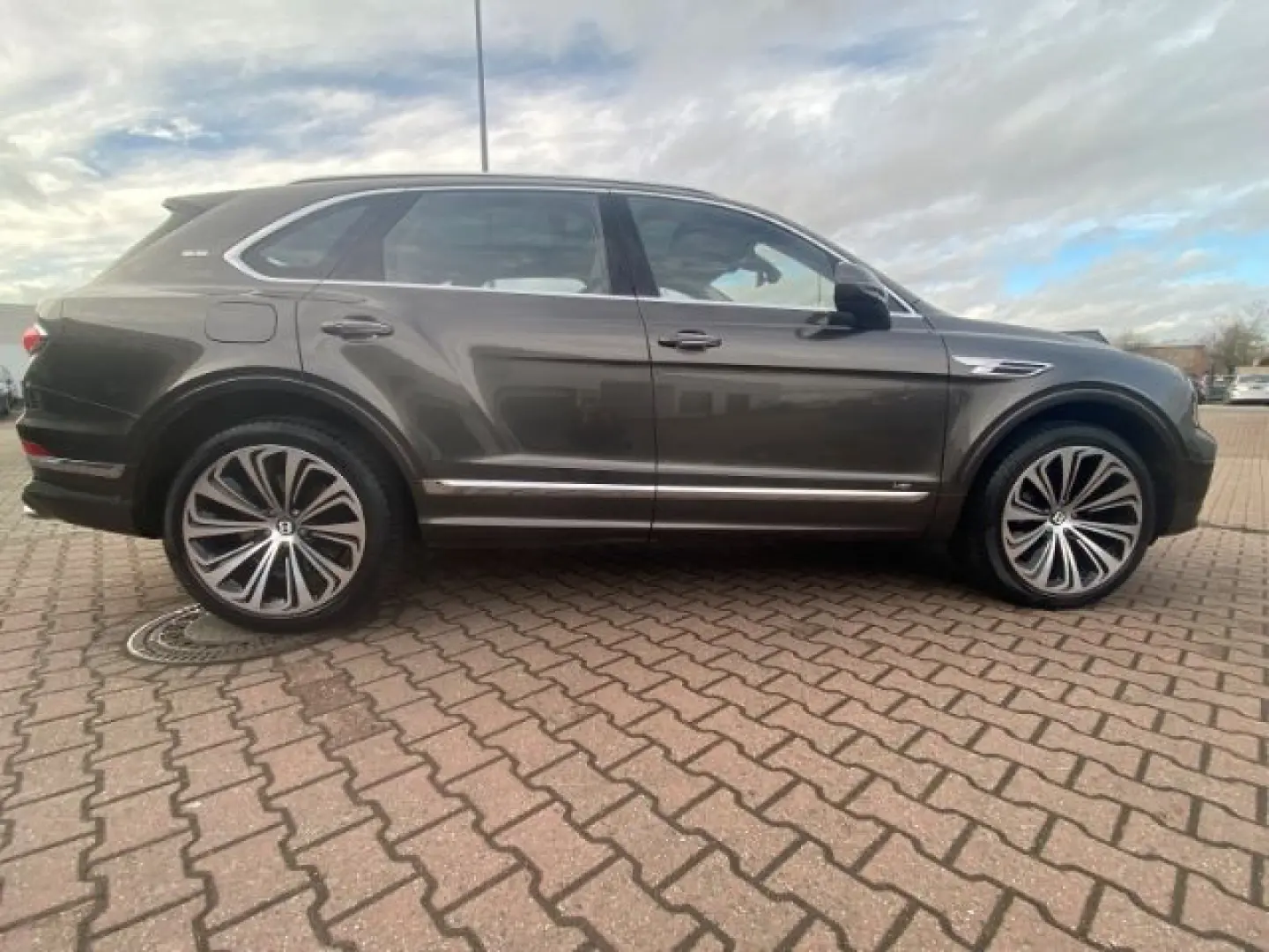 Bentley Bentayga Mulliner First Edition 22°Naim Airmatic