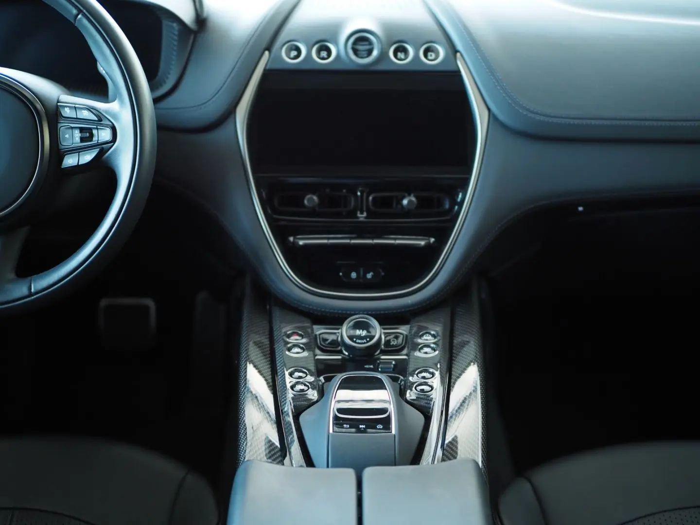Aston Martin DBX707 4.0 V8  Q-Edition