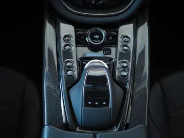 Aston Martin DBX707 4.0 V8  Q-Edition
