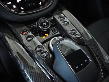 Aston Martin DBX707 4.0 V8  Q-Edition