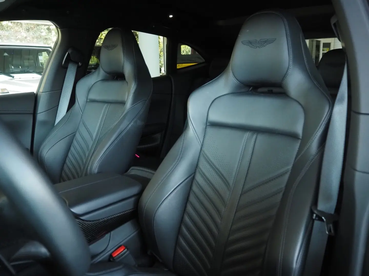 Aston Martin DBX707 4.0 V8  Q-Edition